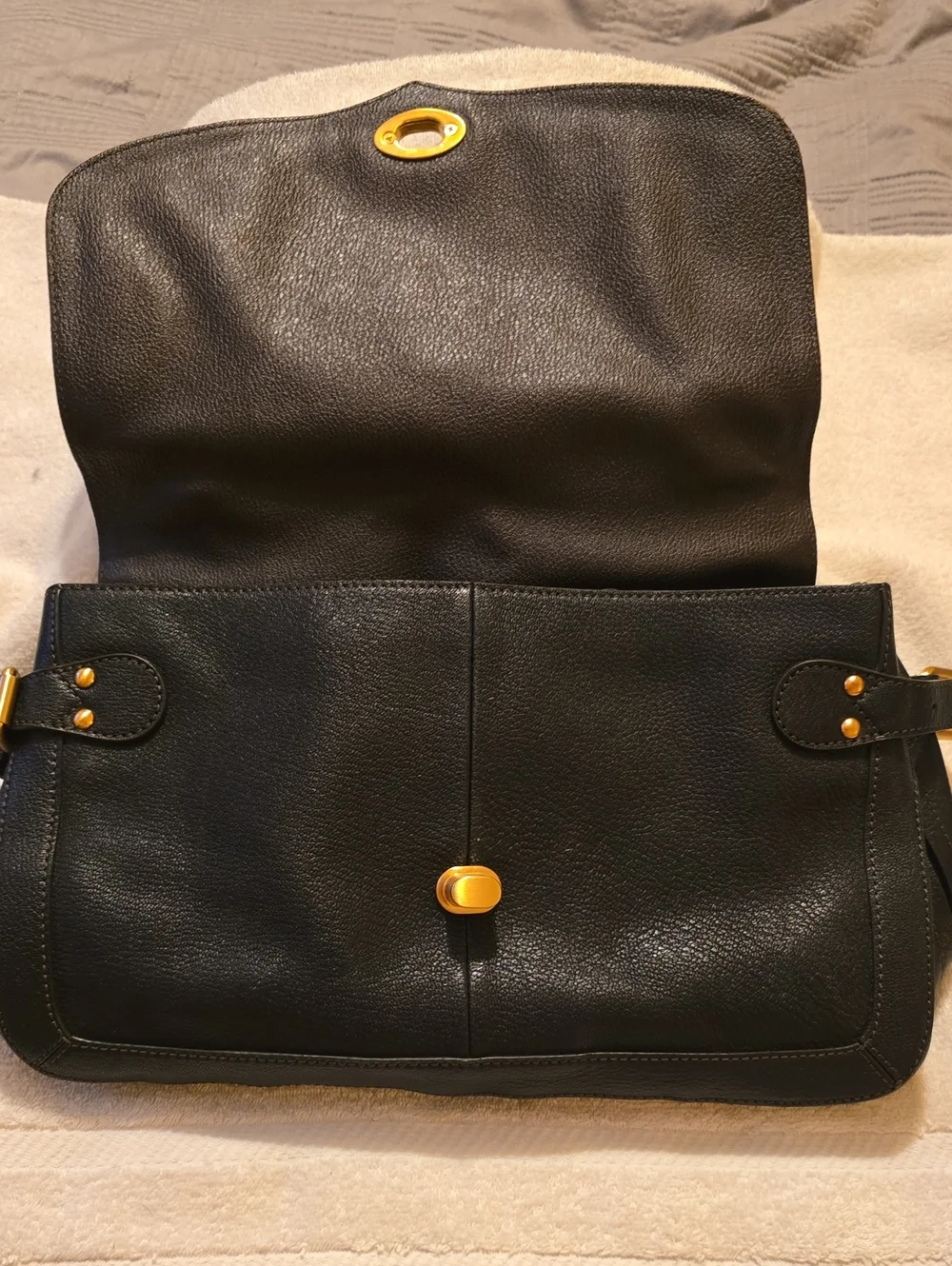 BCBG Vintage Y2K Black Pebbled Leather Shoulder Bag Turnlock Gold